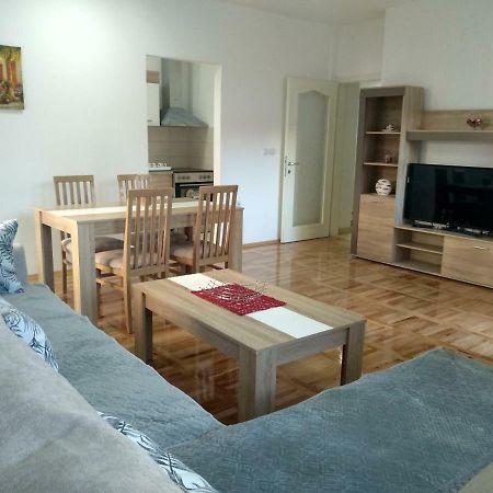 Tea Apartment Kumanovo Exterior photo